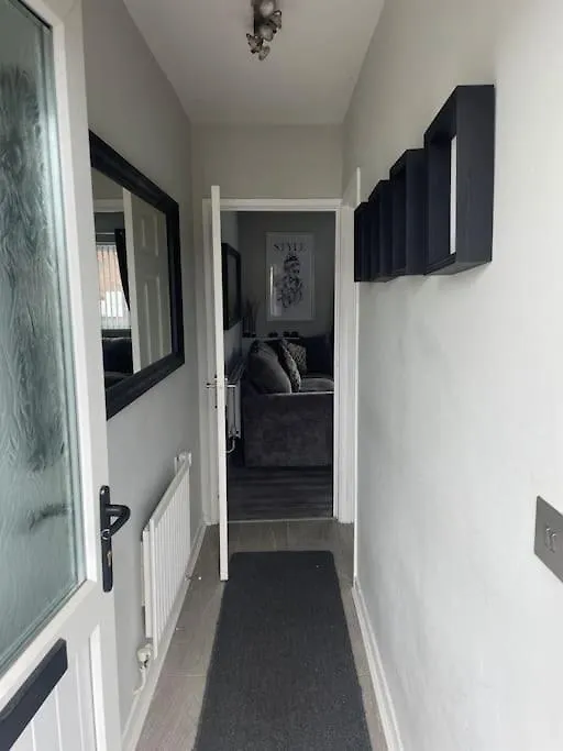 Fantastic Full 3 Bedroom Modern Apartment Belfast