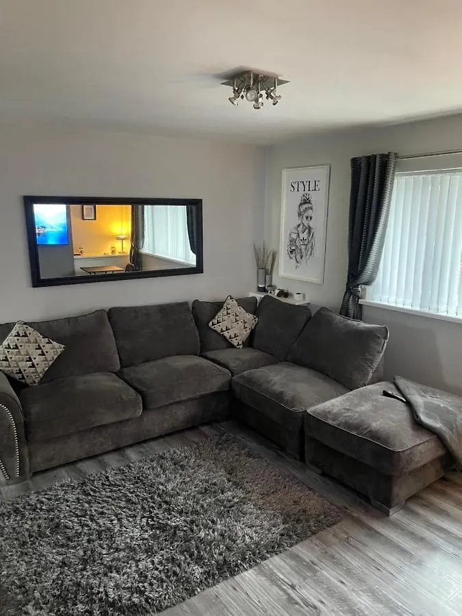 Fantastic Full 3 Bedroom Modern Apartment Belfast