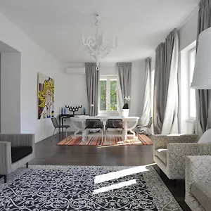https://apartment-charon.in-istria.net