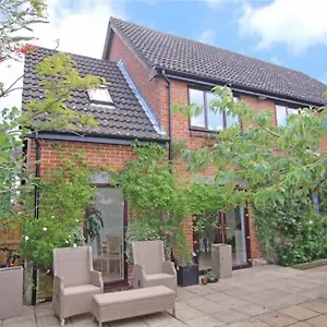 https://large-spacious-5-bedroom-3-5-bathroom-house.bournemouth-hotels.org